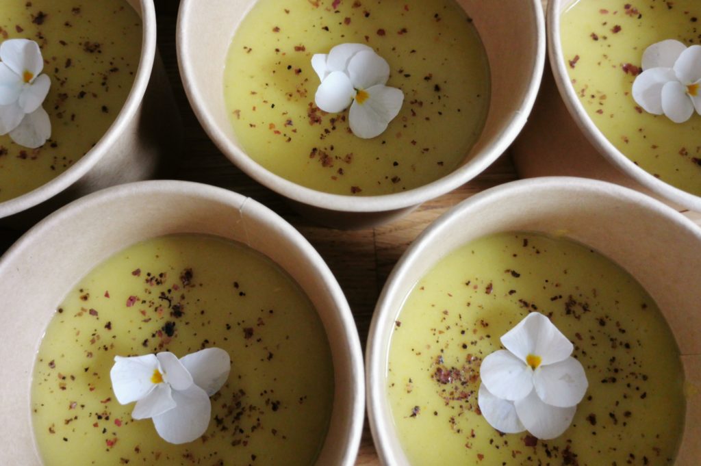 Velouté de patate douce, cumin et brisures de truffe